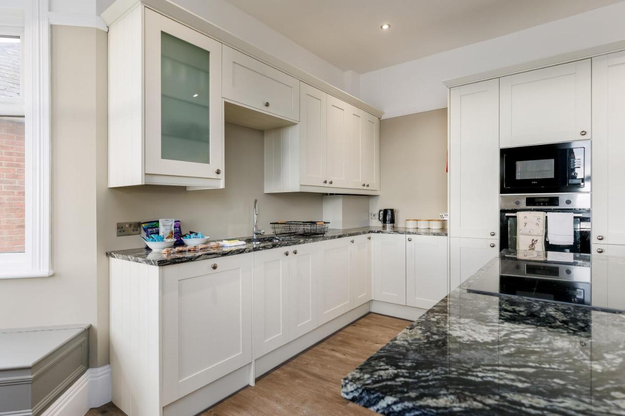 Park Lake View Poole Dış mekan fotoğraf