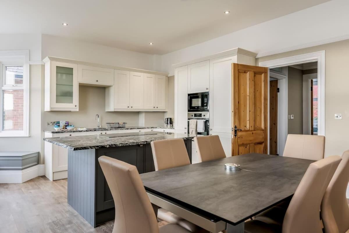 Park Lake View Poole Dış mekan fotoğraf